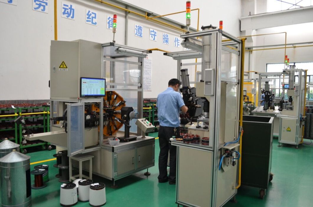 7966 Alternator 140 AMP/12 Volt, Cw, 6-Groove Pulley, 02: 00 Plug Clock• Delco CS144 Late IR/Ef