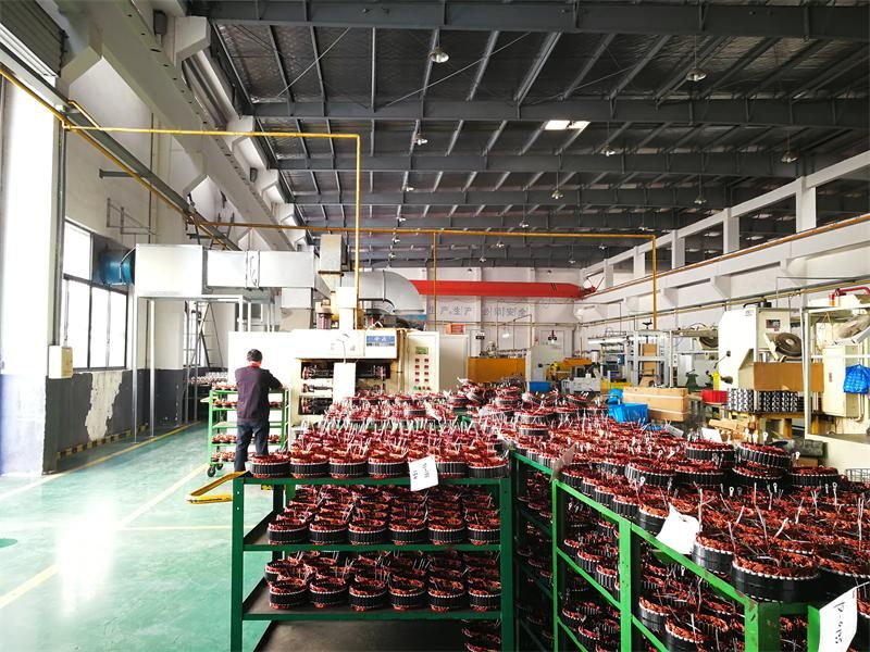 7966 Alternator 140 AMP/12 Volt, Cw, 6-Groove Pulley, 02: 00 Plug Clock• Delco CS144 Late IR/Ef