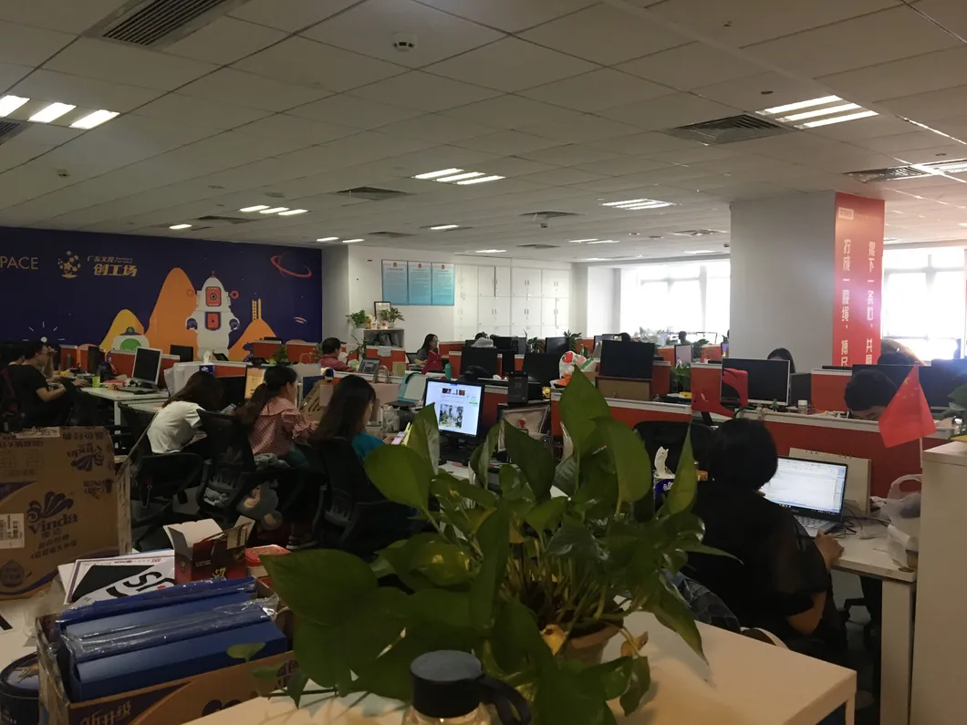 Auto Spare Parts Car Ignition Iridium Spark Plug 12 12 0 037 582 for BMW X5 Pk16pr11